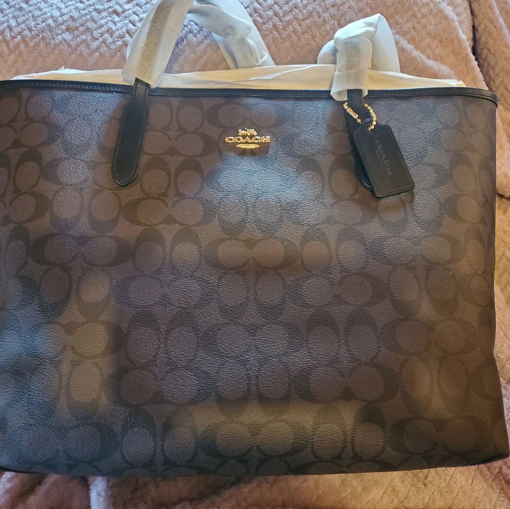 NWT COACH SIGNATURE CITY TOTE